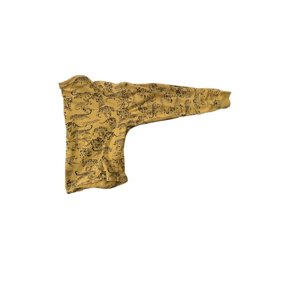 Yellow cheetah urban circle x crop sweater. - Picture 3 of 3